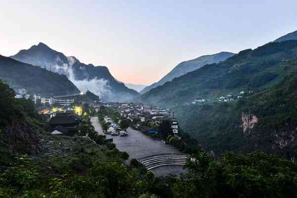 千年古镇豆沙关：神秘的悬棺