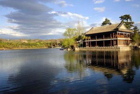 <承德普宁寺-避暑山庄双座2日游>赏金秋山庄红叶，销量第一